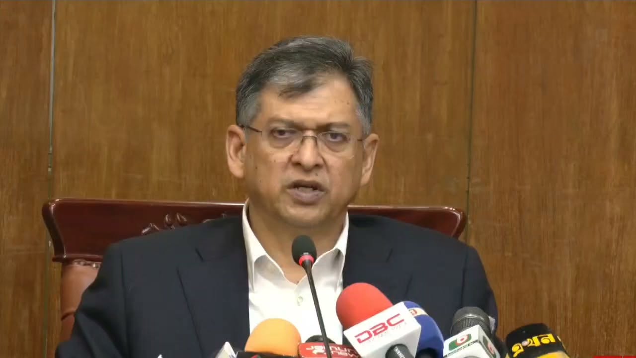 বিএনপি’র সালাহউদ্দিন আহমদ স্বরাষ্ট্র বিষয়ে গণমাধ্যমে আলোচনা: ‘সমসাময়িক চ্যালেঞ্জের সমাধান’