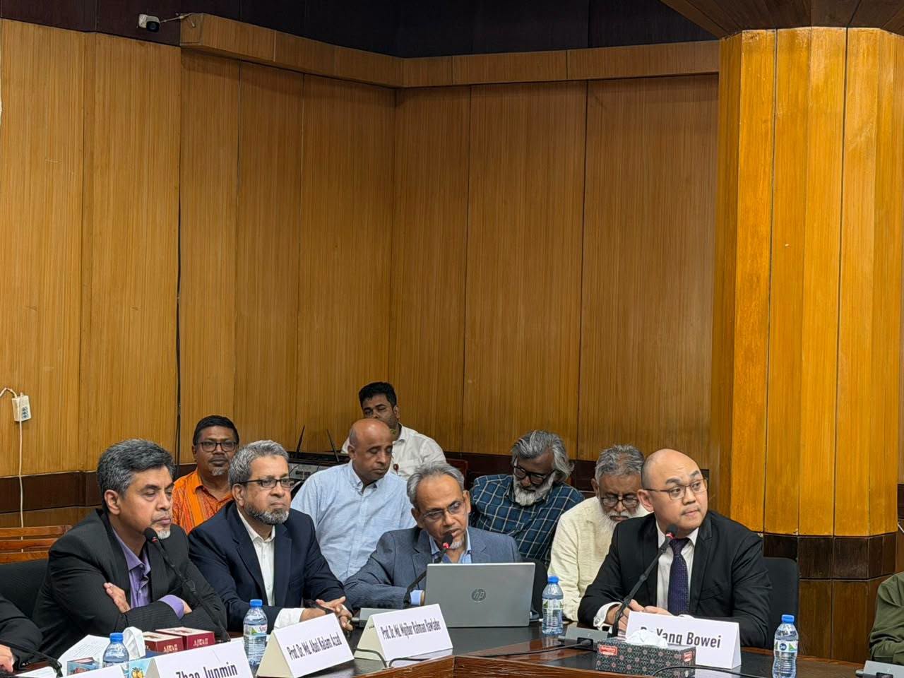 চীন-বাংলাদেশ স্বাস্থ্যসহযোগিতা জোরদান: বাংলাদেশ মেডিকেল বিশ্ববিদ্যালয়ে বৈঠক