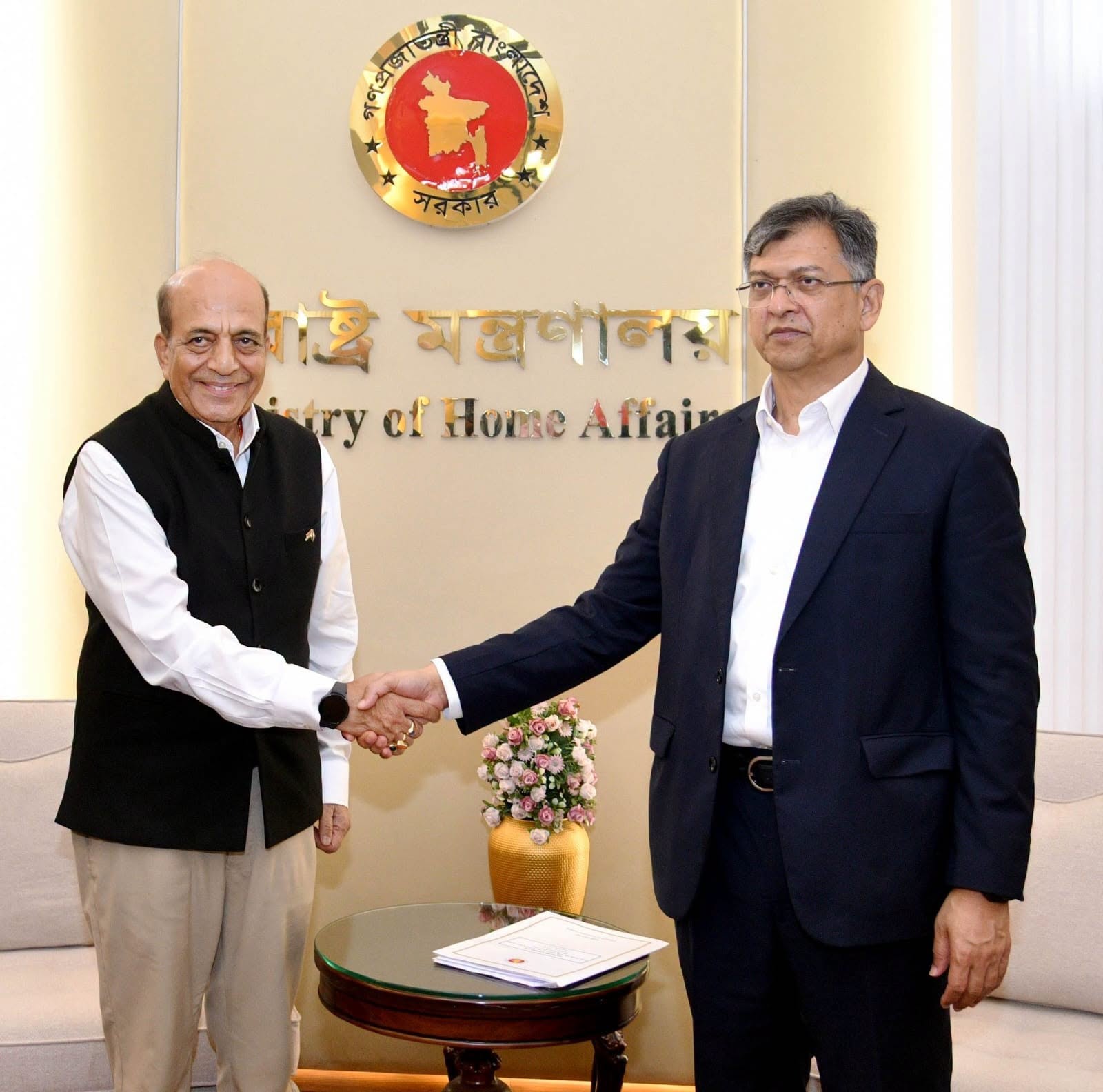 স্বরাষ্ট্রমন্ত্রীর সঙ্গে ভারতীয় হাইকমিশনারের বৈঠক: সম্পর্ক জোরদারে নতুন সূচনা চাইলেন সালাহউদ্দিন