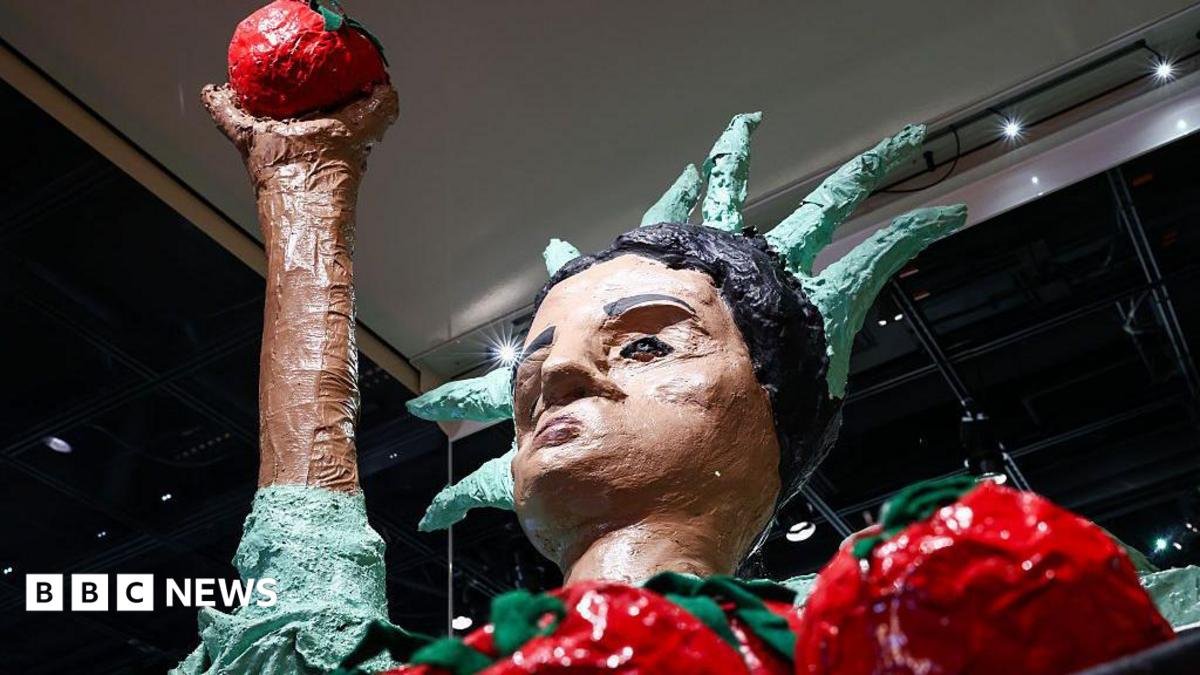 স্মিথসোনিয়ান জাদুঘরে সতর্কীকরণ সাইনের নির্দেশ ট্রাম্পের