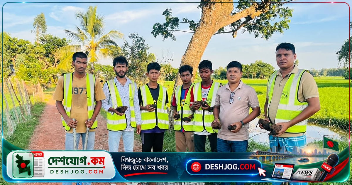 বজ্রপাতের শিকার বন্ধুর মৃত্যুর পর ২১ হাজার তালবীজ রোপণে উদ্যোগী এক চট্টগ্রামের বাসিন্দা