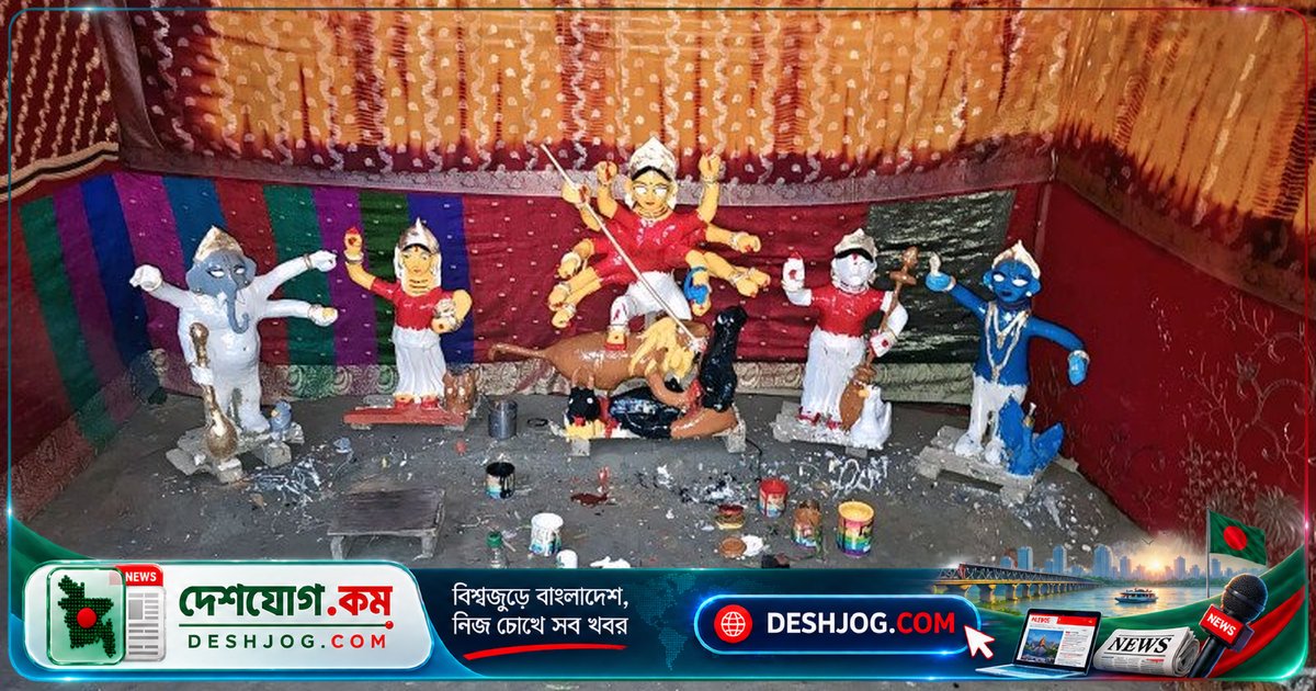 ১১ বছরের অভির সৃজনশীল হাতে তৈরি দুর্গা প্রতিমা ও নিজস্ব পূজা: মদনের এক অনন্য উদাহরণ