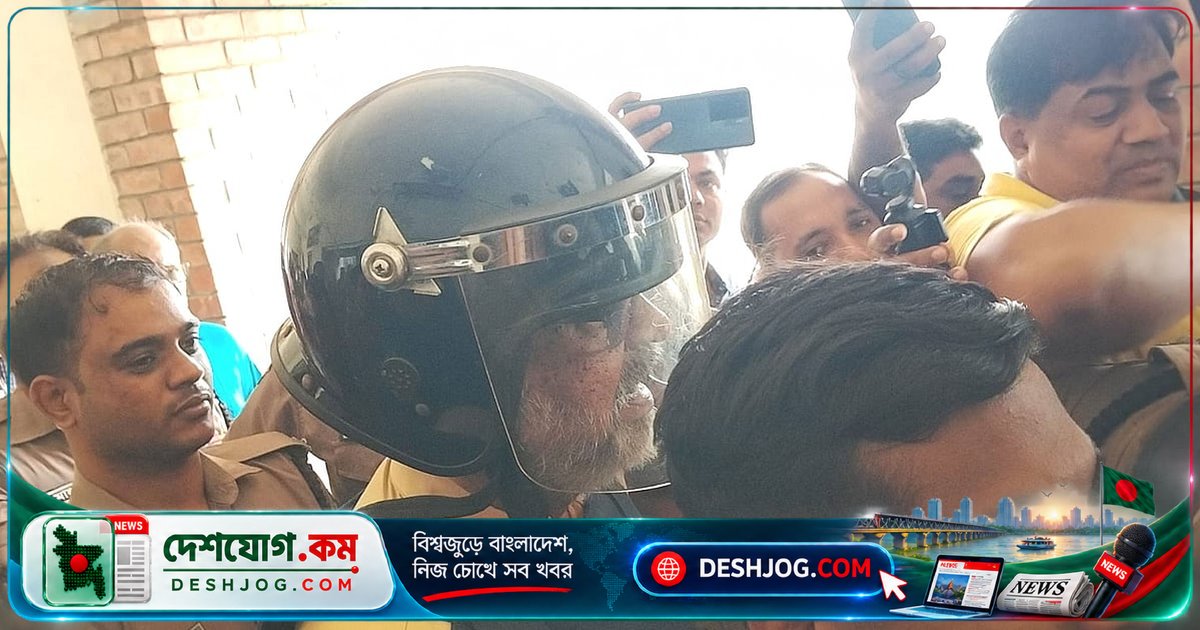 হেলমেট ছুড়ে ফেলে আদালতে বিচারককে হেয় করে আখতারুজ্জামান: বিমানবন্দর ঘটনায় রিমান্ড চাওয়া
