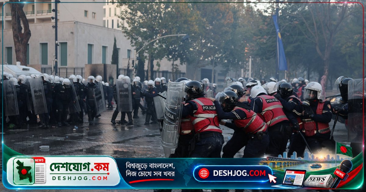 অ্যালবেনিয়ায় প্রধানমন্ত্রী রামার পদত্যাগের দাবিতে প্রতিবাদ