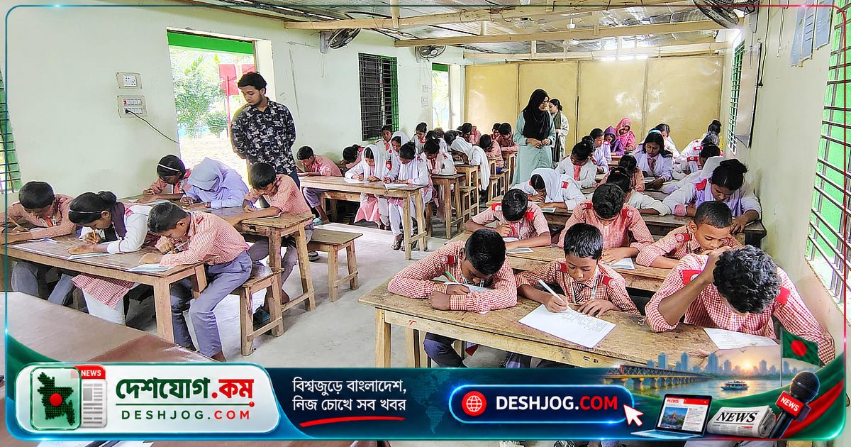 মুক্তিযুদ্ধের গভীর জ্ঞান নিয়ে জিতলেন আলোর পাঠশালার ছাত্রছাত্রীরা পুরস্কার