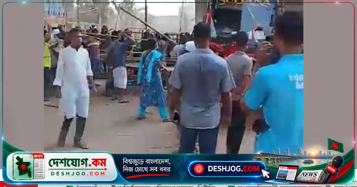 আশুলিয়া ডিইপিজেডে ফুটপাত দখলমুক্ত অভিযানে হকারদের লাঠিসোঁটা অবরোধ: সড়ক চলাচল ব্যাহত