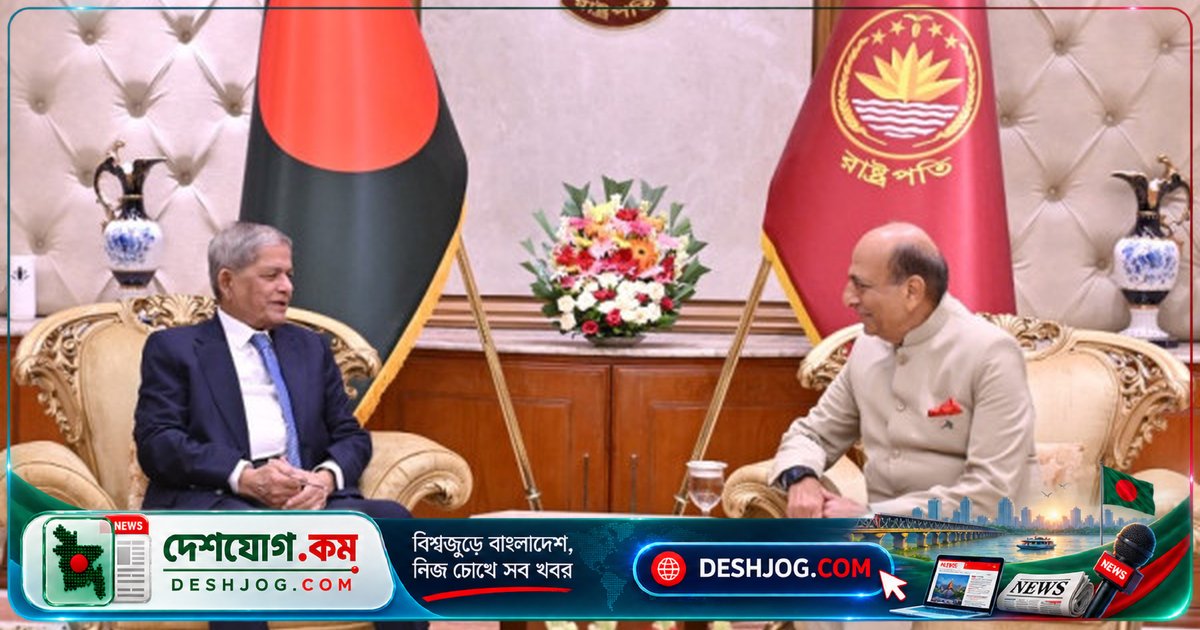 বাংলাদেশ-ভারত সম্পর্কের উন্নয়নে নদী পানি ও বাণিজ্য আলোচনা: রাষ্ট্রপতি আলমগীরের সাক্ষাৎ ভারতীয় হাইকমিশনার দীনেশ ত্রিবেদীসহ