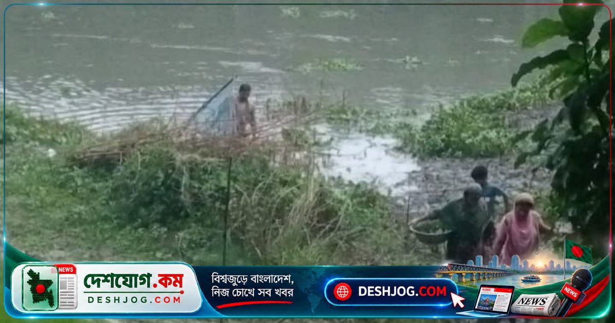 বারনই নদীতে মাছের মড়ক: পানিতে গ্যাসের বুদ্বুদ ও দুর্গন্ধের কারণ অজানা, জেলেরা সংসার চালানোর আশঙ্কা