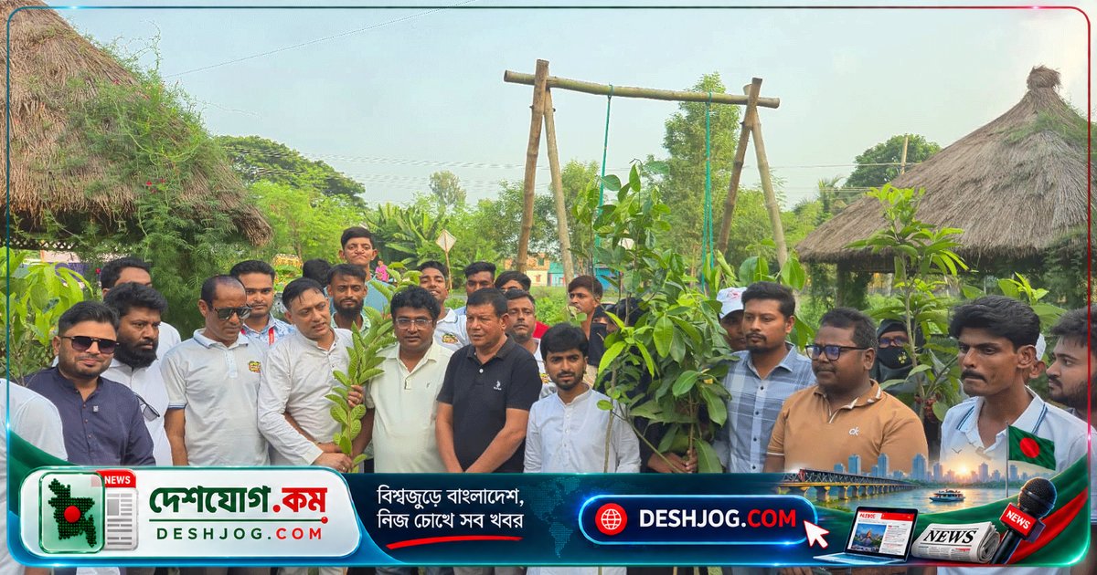 বগুড়া-নাটোর মহাসড়কে ১০০ গাছ রোপণ: পাঠকবন্ধু বগুড়া জেলা শাখার পরিবেশ সচেতনতা কর্মসূচি