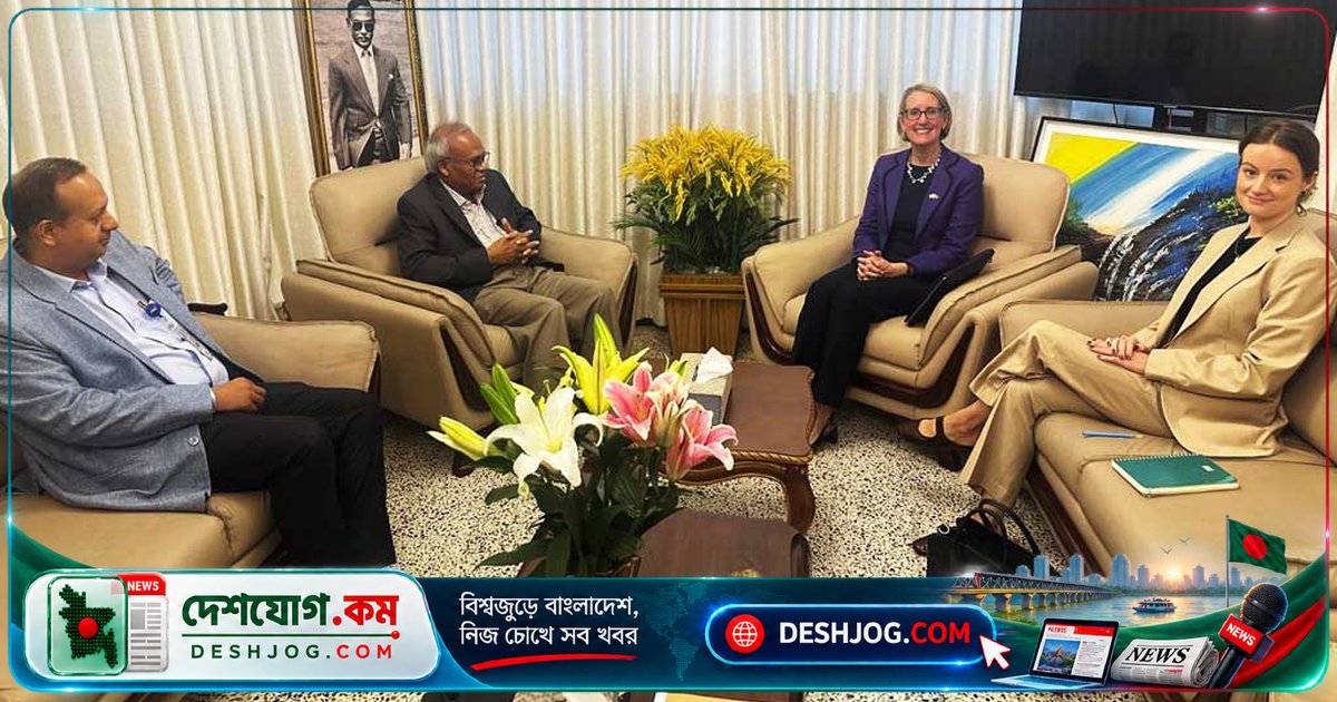 ব্রিটিশ হাইকমিশনার সারাহ কুক বিএনপির রিজভীর সঙ্গে আলোচনা করে দ্বিপাক্ষিক সম্পর্কের ভবিষ্যত পরিকল্পনা আলোচনা