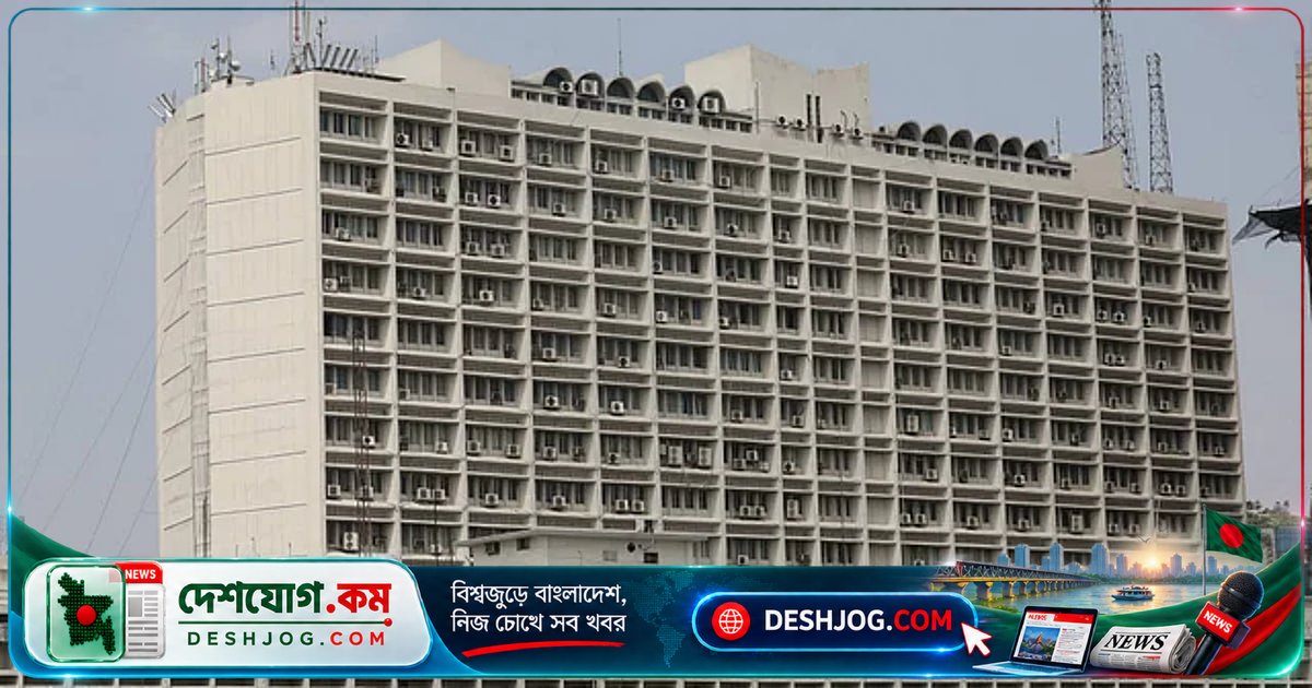 সচিবসভা: দুর্নীতির অভিযোগে কর্মকর্তাদের বিরুদ্ধে জোরালো ব্যবস্থা নেওয়া হবে, সোলার প্যানেল ও ডিজিটাল হাজিরা বাধ্যতামূলক