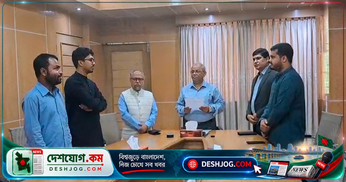 চাকসুর নেতা আকাশ দাসের শপথ: ধর্ষণ-বিতর্কিত ফেসবুক পোস্টের এক বছর পর উপাচার্য কর্তৃক শপথ গ্রহণ