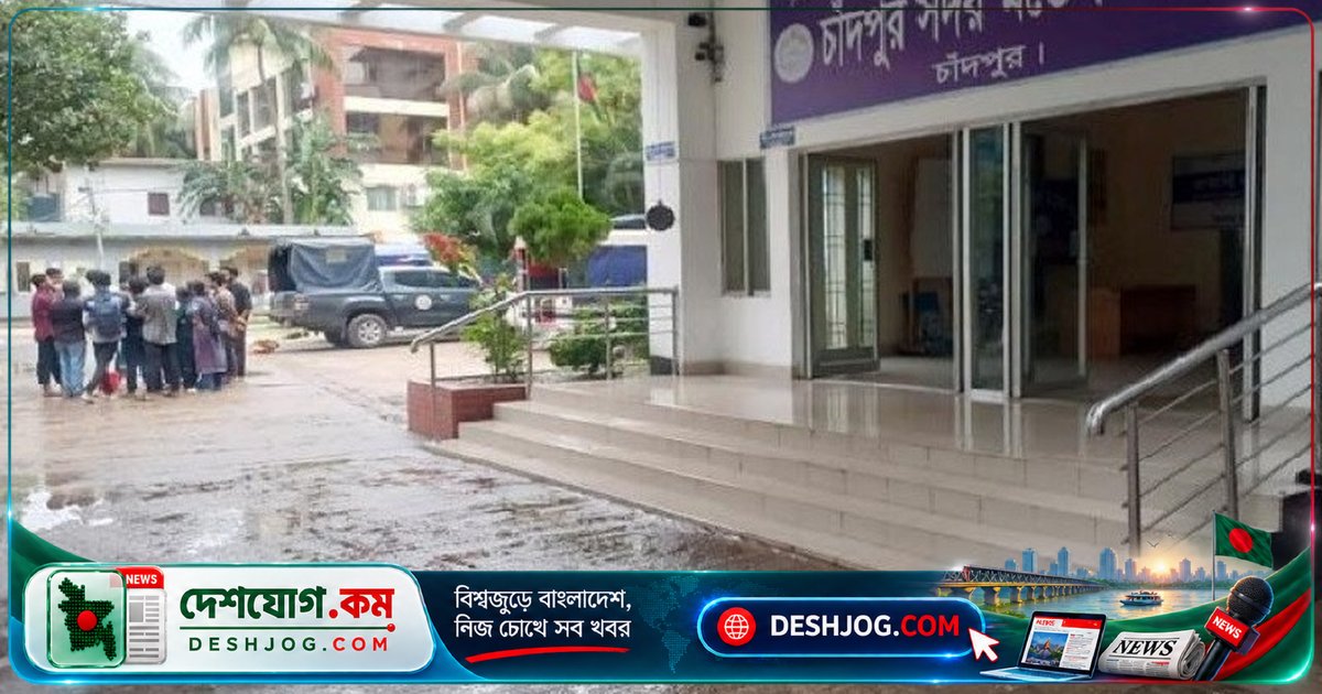 চাঁদপুরে পুলিশ পরিচয়ে চালককে ফ্ল্যাটে নিয়ে মারধর ও ভিডিও চাপিয়ে টাকা আদায়, ৪ নারী আটক
