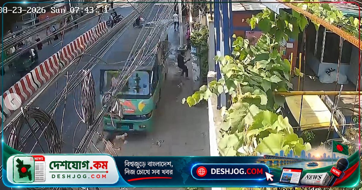 চট্টগ্রামে কর্মস্থলে যাওয়ার পথে বেপরোয়াবাসের চাপায় দুই পোশাকশ্রমিক নিহত