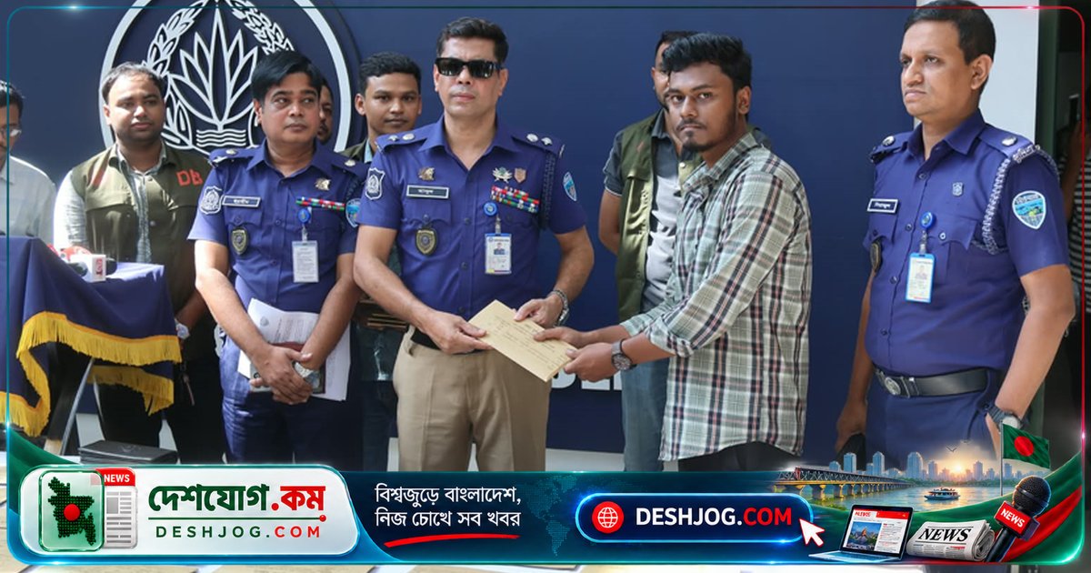 চট্টগ্রাম পুলিশের প্রযুক্তিনির্ভর অনুসন্ধানে ১০৭টি হারানো ফোন ফিরে পায় মালিকদের