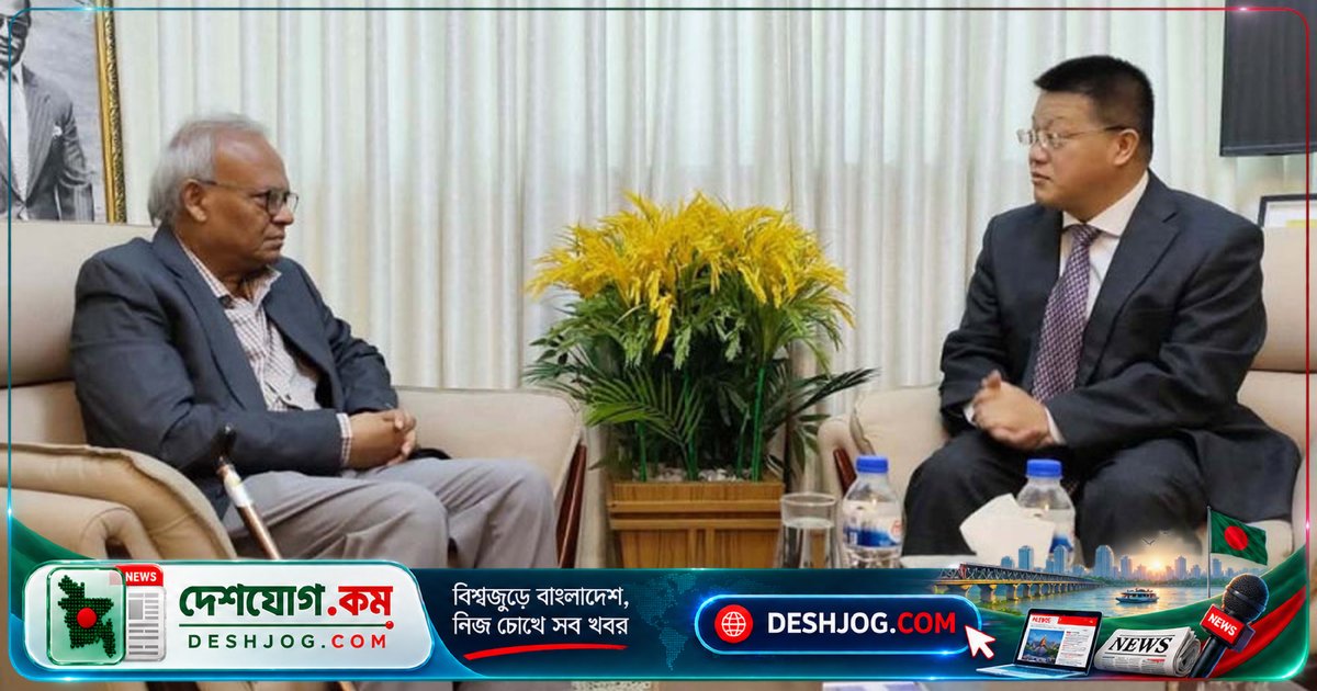 চীনা রাষ্ট্রদূত গুলশান কার্যালয়ে সাক্ষাৎ: বিএনপির রিজভীকে শুভেচ্ছা জানান ফুল দিয়ে
