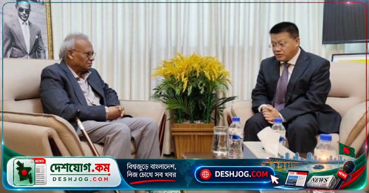 চীনের রাষ্ট্রদূত রুহুল কবির রিজভীকে ফুল দিয়ে স্বাগত জানান, বাংলাদেশ-চীন সম্পর্কের ভবিষ্যত আলোচনা