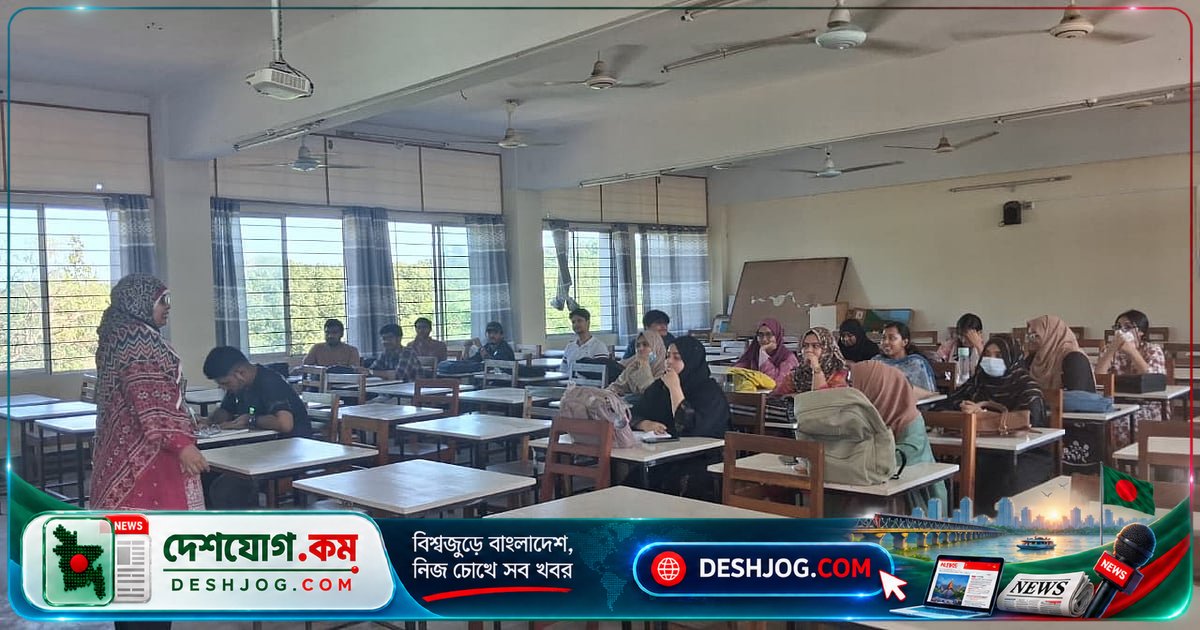 চুয়েটে ৩৬ দিনের শাটডাউন শেষে ক্লাস শুরু হলেও বিদায়ী উপাচার্য পুনর্বহালের দাবি অব্যাহত