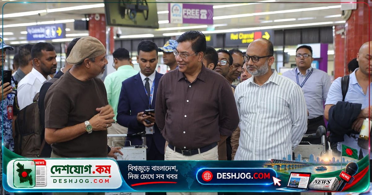 বেসামরিক বিমান পরিবহন মন্ত্রী শাহজালাল বিমানবন্দরে আকস্মিক সফরে যাত্রীদের অভিজ্ঞতা জেনে নেন
