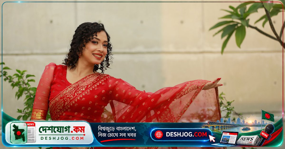 দশমীতে লাল পোশাকে ঝলমলে দেখতে চান? এভাবে সাজবেন আপনি