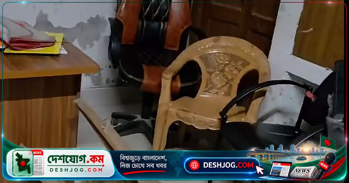 কুমিল্লার দাউদকান্দি থানায় আটক কিশোরদের হট্টগোলে ভিডিওতে চেয়ার ভাঙা, দরজা ভাঙচুরের দাবি