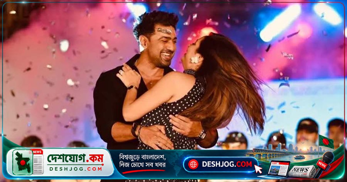 দেব-শুভশ্রীর পুরোনো প্রেমের প্রসঙ্গে ভক্তদের মজা-মজি: ‘প্রাক্তন’ চাই আমারও জীবনে!