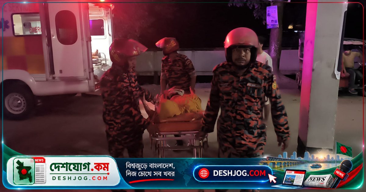ঢাকা-মাওয়া এক্সপ্রেসওয়েতে ট্রাকের ধাক্কায় শিশুসহ তিনজন আহত, বাসের সামনে দুমড়ে যায়