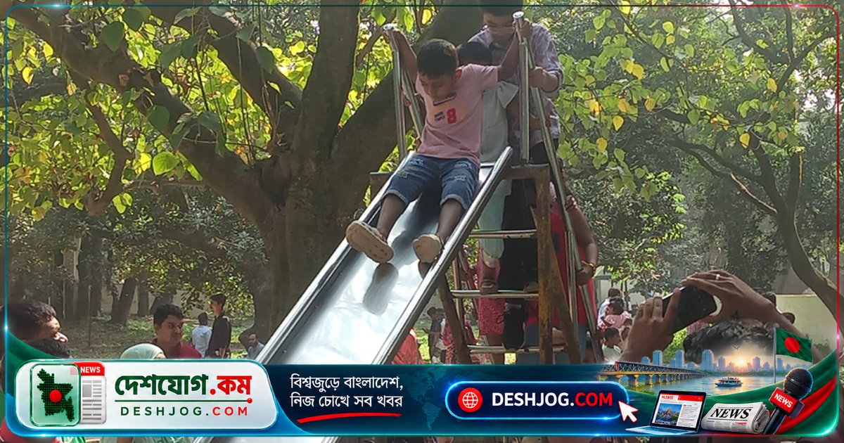 দুর্গাপূজার টানা ছুটির দিনে ঢাকার বিনোদন কেন্দ্রে ছুটে উঠেছে পরিবার-পরিজন