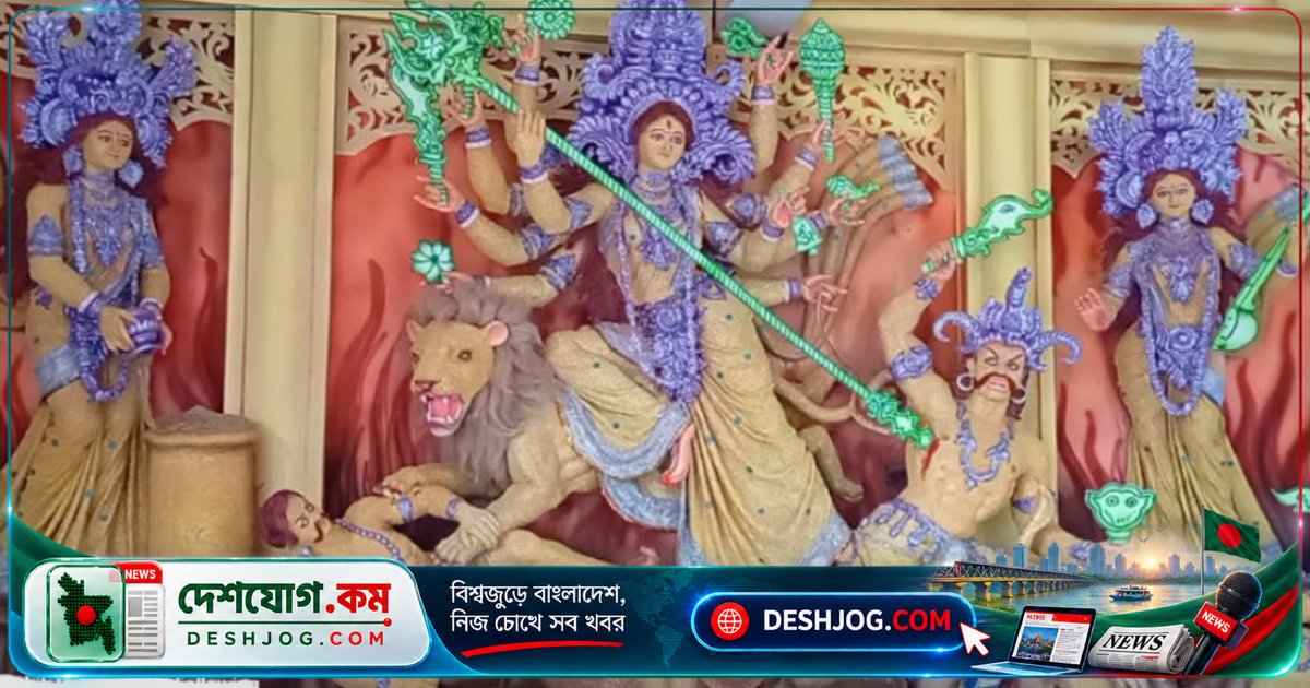 সাতক্ষীরার ঐতিহ্যবাহী মন্দিরে মুগ ডালের প্রতিমা দেখতে ভিড় জমাচ্ছে দর্শনার্থীদের