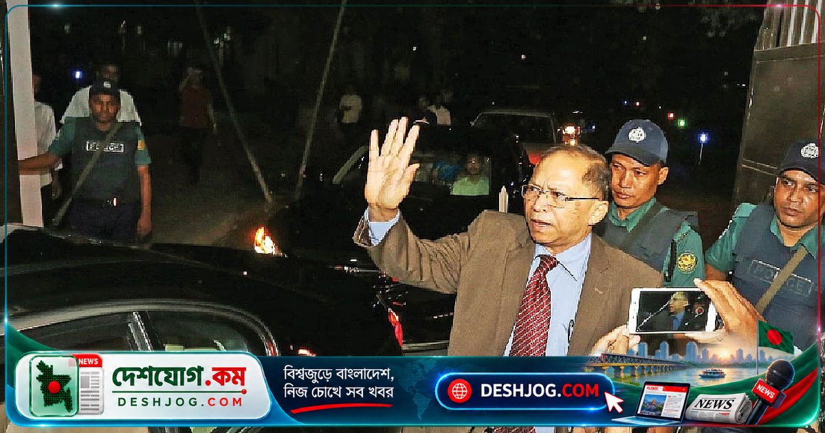 ৯ বছর দেশত্যাগে: সাবেক প্রধান বিচারপতি সিনহা কানাডা থেকে ‘ভাসমান’ হিসেবে নিজেকে বর্ণনা করলেন
