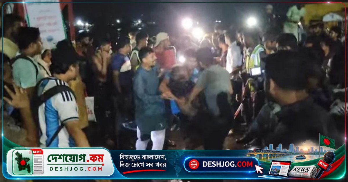 খুলনার জেলখানা ঘাটে ফেরির ধাক্কায় ট্রলার ডুবি, উদ্ধার ৩৫ যাত্রী