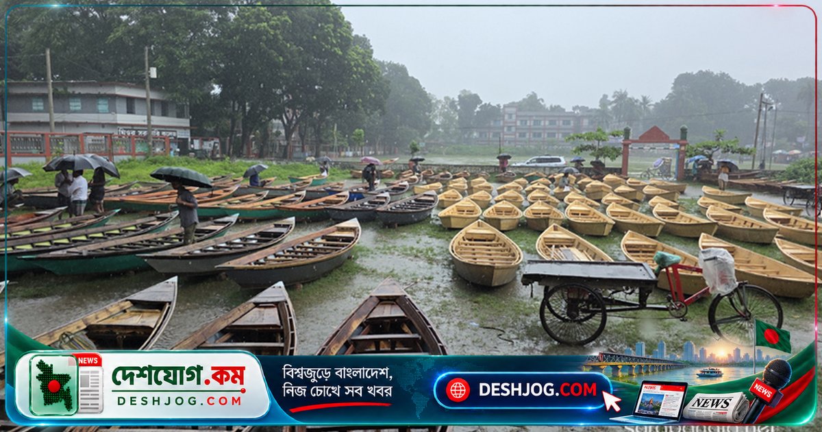 মানিকগঞ্জের ঘিওর উপজেলায় শরতের নৌকার হাটে জমজমাট বেচাকেনা: শতবর্ষের ঐতিহ্য বাঁচিয়ে রেখেছে স্থানীয়রা