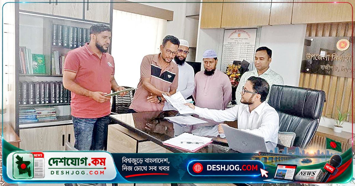 হাজীগঞ্জ ইউএনওর কার্যালয়ে অনুমতি ছাড়াই প্রবেশ করে সেবা পেলেন ১৫ জনেরও বেশি মানুষ
