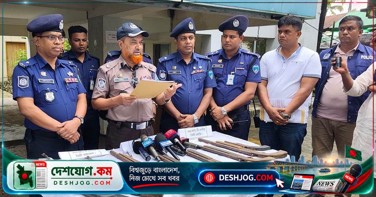 মহেশখালীতে অবৈধ অস্ত্র চালানসহ দুজন গ্রেপ্তার, পালিয়ে গেছে আরও দুইজন