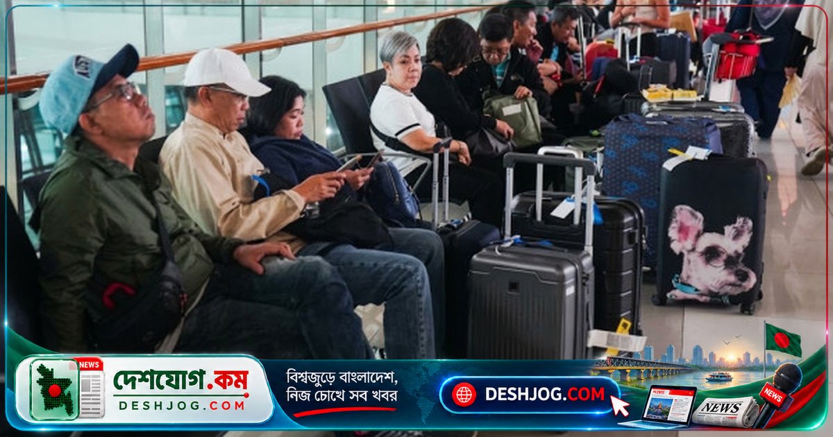 ইন্দোনেশিয়ার আগ্নেয়গিরির অগ্ন্যুৎপাতে জাকার্তার প্রধান বিমানবন্দর বন্ধ, ৩৩টি ফ্লাইট ক্ষতিগ্রস্ত