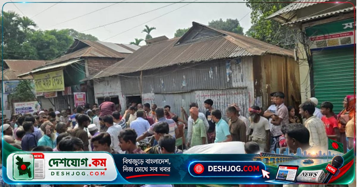 কুড়িগ্রামের রাজীবপুরে বিএনপি নেতা সার বিক্রির অভিযোগে ক্ষুব্ধ কৃষক গুদামের তালা ভাঙেন