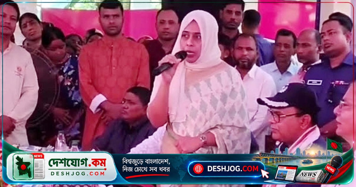 রাজারহাটে শাড়ি বিতরণে ইউএনও মন্ত্রীকে ২৫ বার ‘স্যার’ বললেন, সামাজিক যোগাযোগমাধ্যমে আলোচিত হচ্ছে