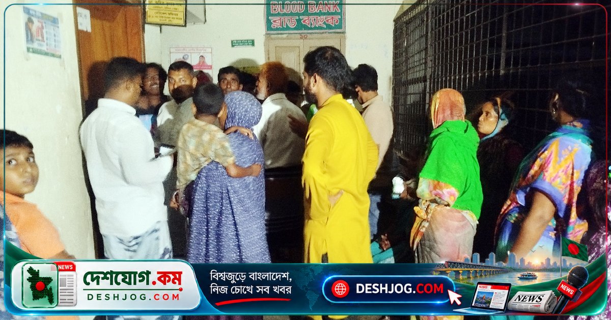 কুষ্টিয়ার কুমারখালীতে পাগলা কুকুরের আক্রমণে ৪৫ জন আহত, ২৫ জনের জলাতঙ্ক প্রতিষেধক দেওয়া