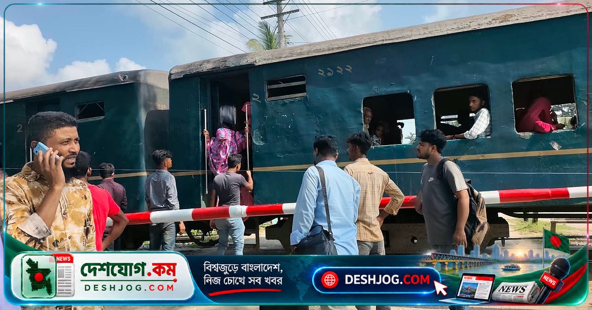 লালমনিরহাটের রেলস্টেশনে ইঞ্জিন-বগি বিচ্ছেদে এক ঘণ্টা যানজট, যাত্রীরা ভোগান্তি পোহায়