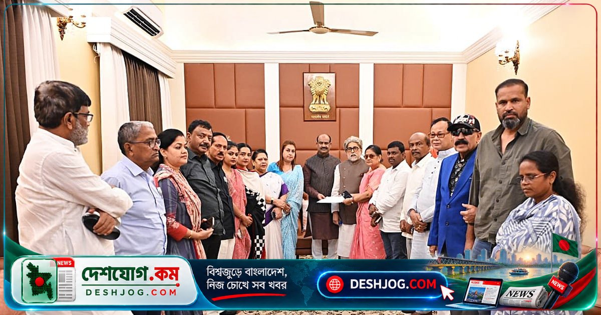 লোকসভার স্পিকার কর্তৃক দলত্যাগী তৃণমূল নেতাদের বিরুদ্ধে আদালতের নির্দেশে নোটিশ জারি