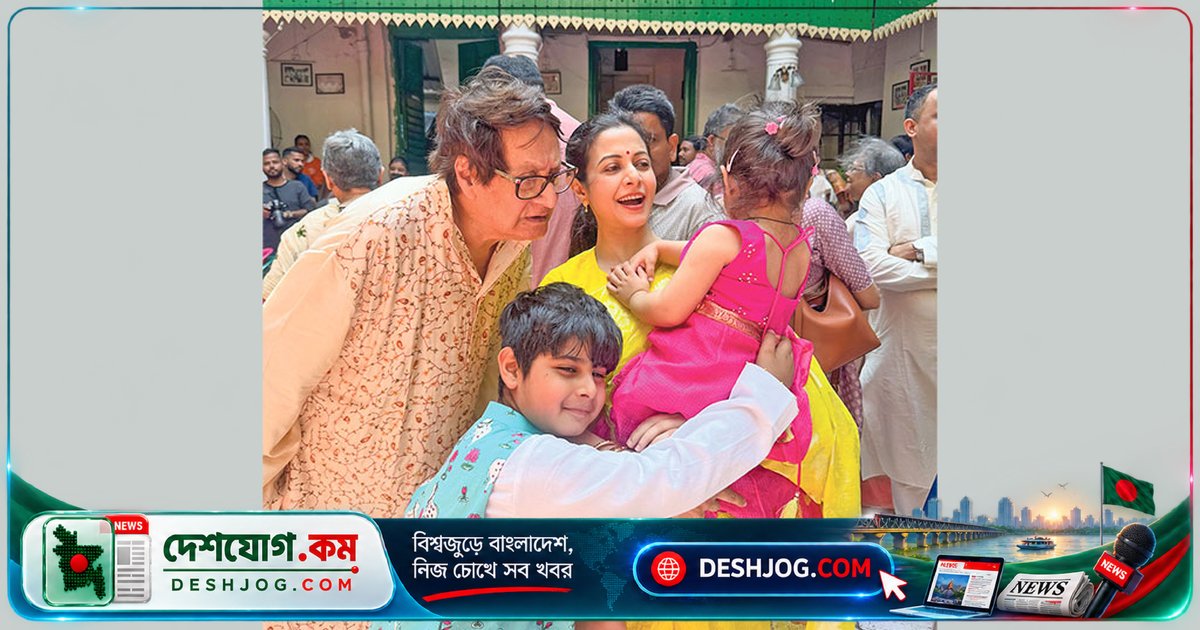 বাঙালি ঐতিহ্য ও আবেগে মুখর মল্লিক ও মুখার্জিবাড়ির দুর্গাপূজা: তারকাদের রঙিন উপস্থিতি
