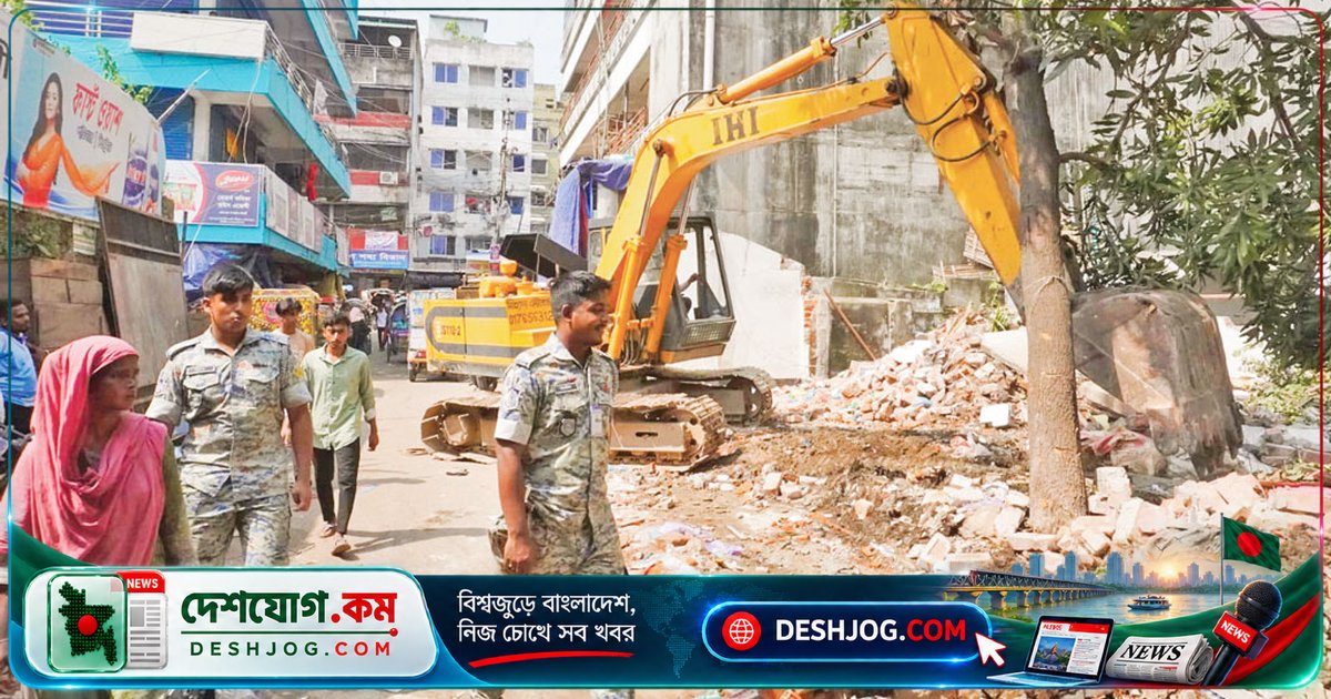 মিরপুরের ভাঙচুরপ্রাপ্ত স্বাস্থ্যকেন্দ্রে বিদ্যুৎ-পানি ছাড়াই আবার শুরু চিকিৎসাসেবা, লুটপাটের শিকার হাসপাতালের ৪৬ ধরনের মালামাল উদ্ধার