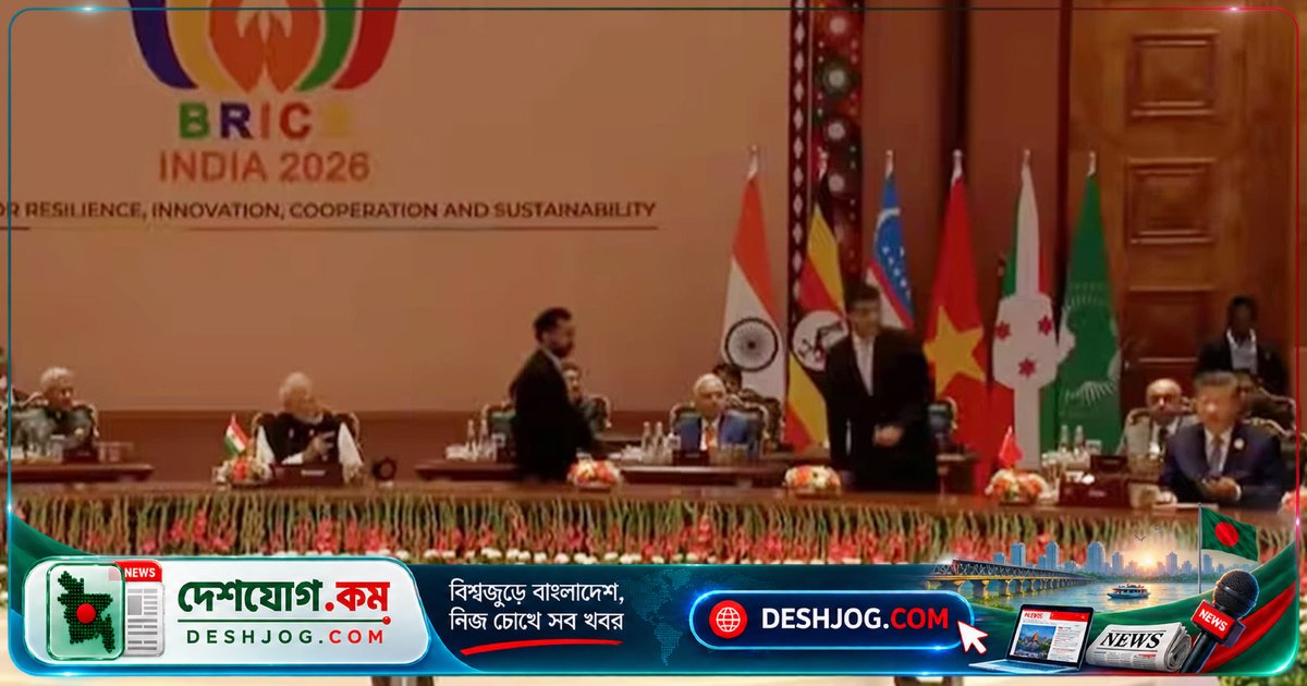 ব্রিকস সম্মেলনে হঠাৎ উদ্বেগে থামালেন মোদির বক্তব্য: চীনা নেতার দিকে তাকিয়ে জিজ্ঞাসা করলেন ‘সব ঠিক কিনা?’