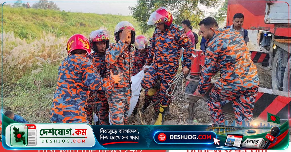 মুন্সীগঞ্জ এক্সপ্রেসওয়ে দুর্ঘটনায় পড়ে খাদে বাসে নিহত তিনজন, আহত ১৬