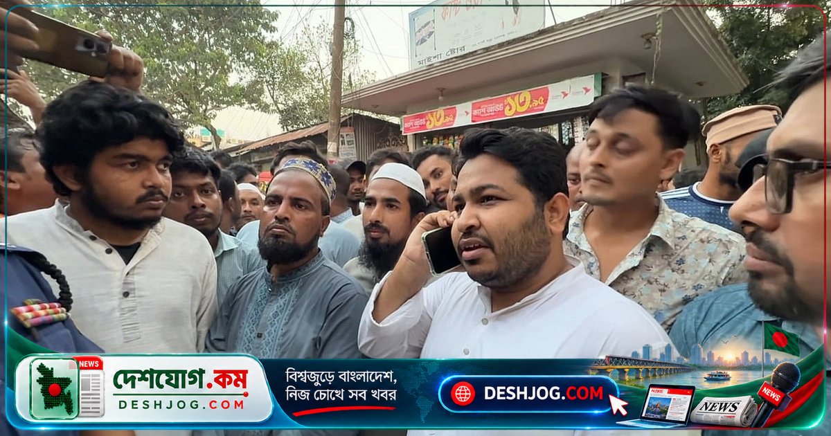 নারায়ণগঞ্জ এমপি মাটি কাটা বন্ধে নৌ পুলিশ পরিদর্শককে হুঁশিয়ার দেন: ‘আপনার বিরুদ্ধে অভিযোগ আছে’
