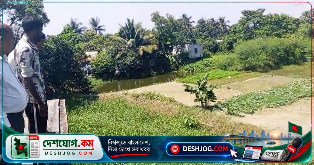 নারায়ণগঞ্জের লোকালয়ে আটকা কুমিরটিকে দুই দিনে সন্ধান না পেয়ে সতর্কতা জারি করেছে প্রশাসন