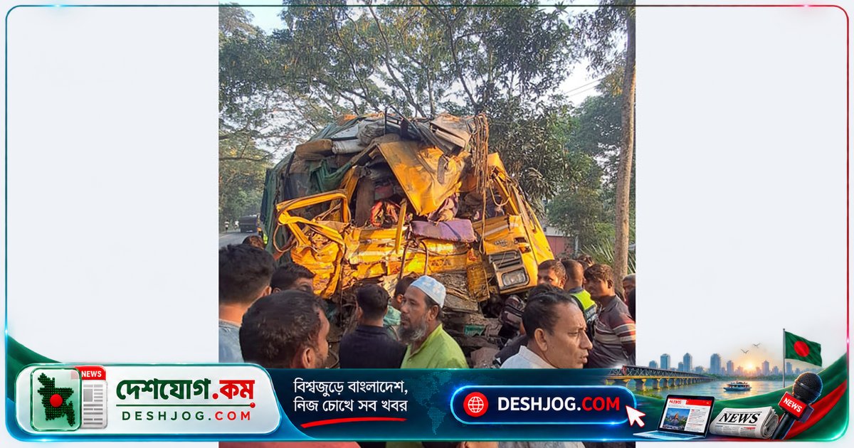 নাটোর-পাবনা মহাসড়ক: বাস-বালুবোঝাই ট্রাক সংঘর্ষে ১০ নিহত, ২০ আহত