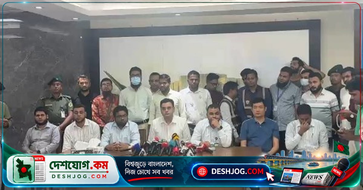 রাজধানীর চারটি বার-রেস্টুরেন্টে এনবিআরের জব্দ অভিযানে ৬৩৭ লিটার অনুমোদনহীন মদ বাজেয়াপ্ত, ২৩০ পিস লিকার আটক