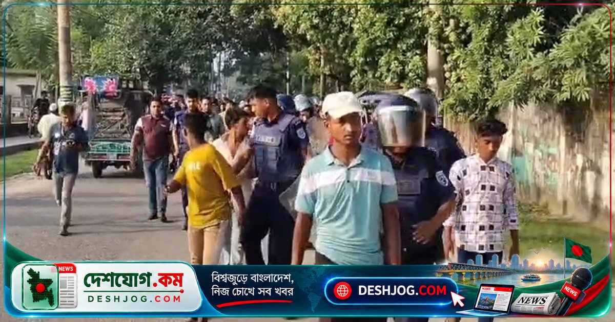 নীলফামারীতে মাদক মামলায় আটক আসামির মুক্তি দাবিতে পুলিশ সুপার কার্যালয়ে ঘেরাও, পুলিশ আটক করে সমর্থকদের
