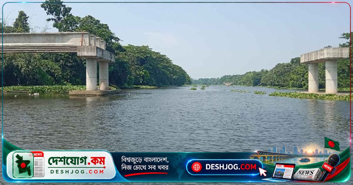 নবগঙ্গা সেতুর অসমাপ্ত কাজে দুর্ভোগ পোহাচ্ছেন লোহাগড়ার লক্ষাধিক বাসিন্দা, এলজিইডি নতুন ঠিকাদার নিয়োগের প্রক্রিয়া শেষে নির্মাণ শুরু করবে